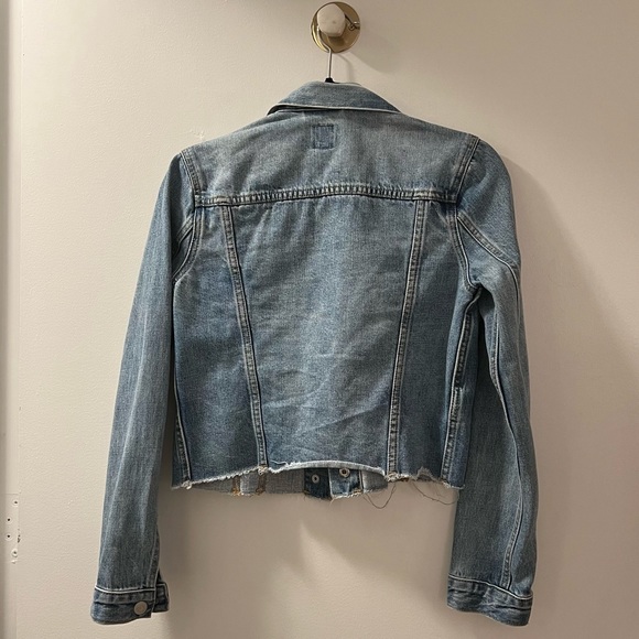 Gap Icon Cropped Jean Jacket in Medium Indigo - Picture 2 of 3